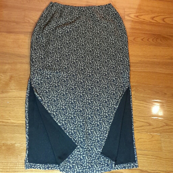 Skirt by Geoffrey Beene - Picture 3 of 5