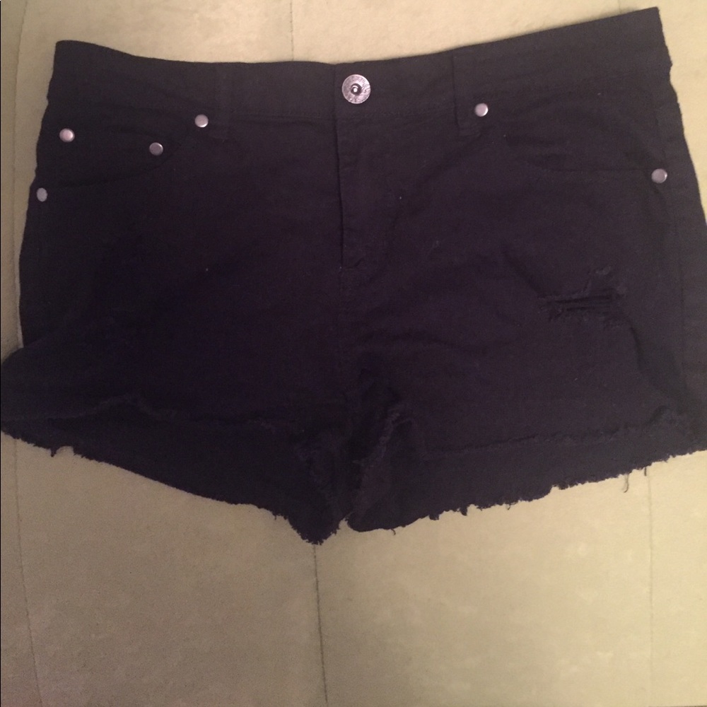 Distressed high waisted shorts
