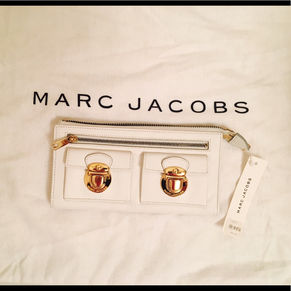 Sale❗️Marc Jacobs Wallet with Gold Hardware❗️