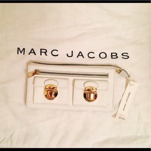 Sale❗️Marc Jacobs Wallet with Gold Hardware❗️