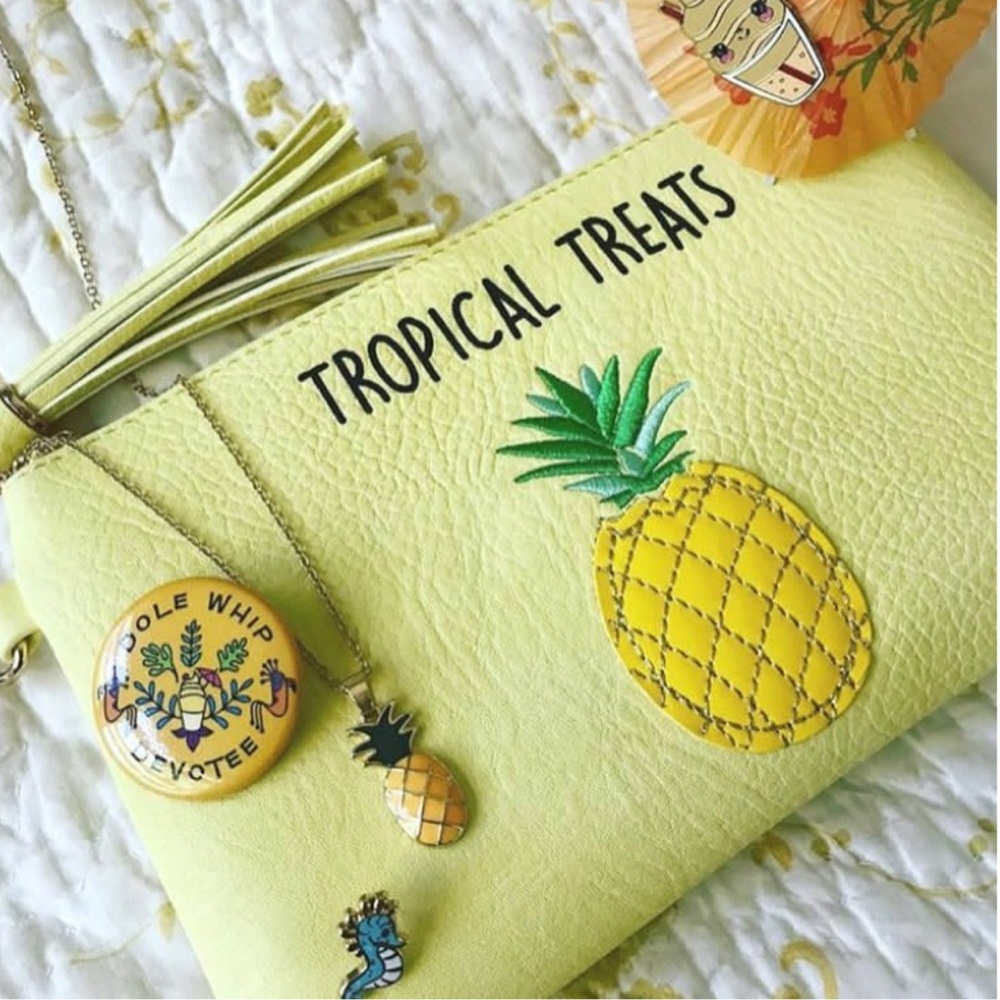 Tropical Treats Wristlet - Picture 2 of 6