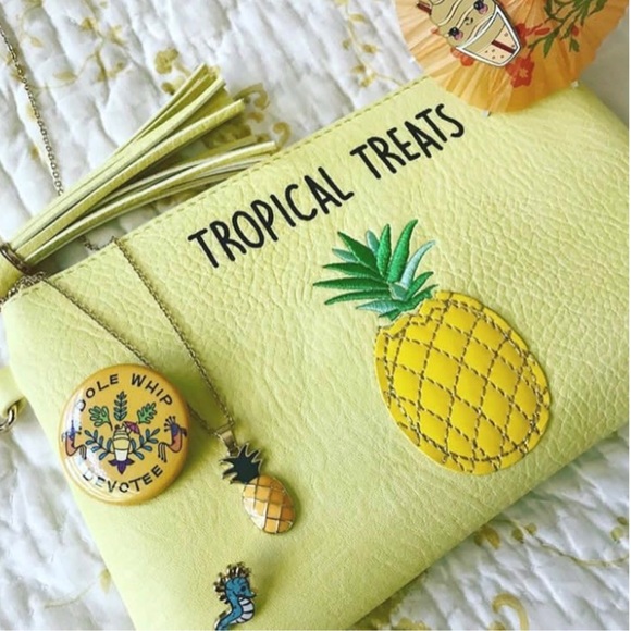 Tropical Treats Wristlet - Picture 2 of 6
