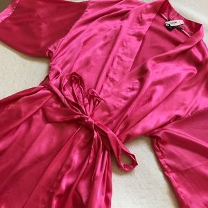 Victoria's Secret Satin Kimono Robe Coral