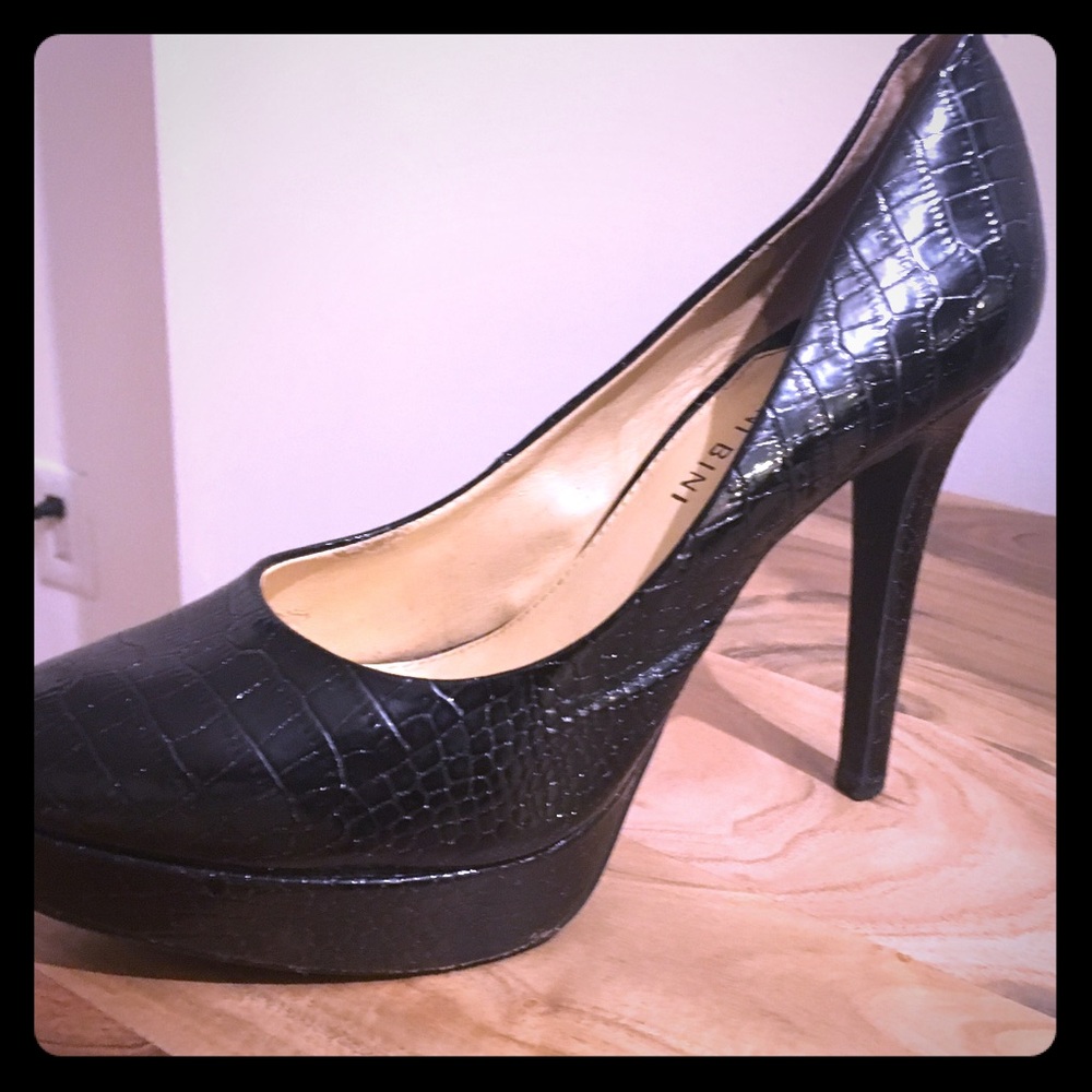 Great black pumps