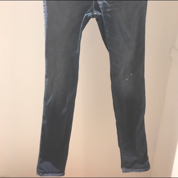 ❌SOLD❌ A & F Medium Wash Straightleg Jeans - Picture 2 of 2