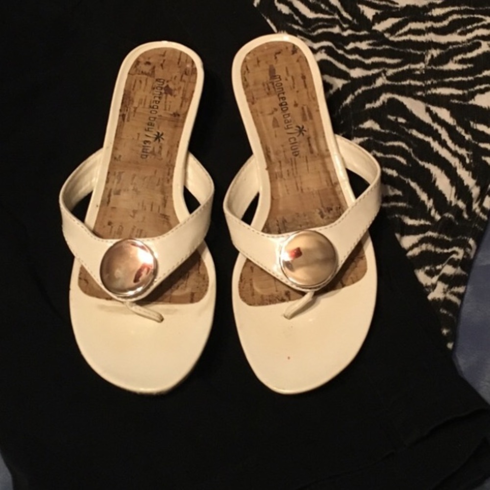 Size 6 small wedge flip flop