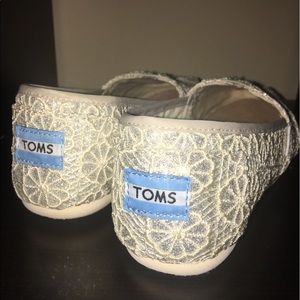 Toms