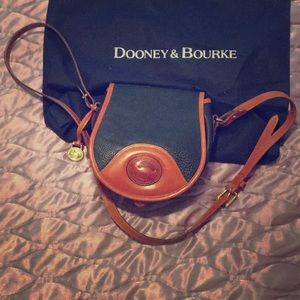 Vintage navy Dooney and Bourke cross-body bag