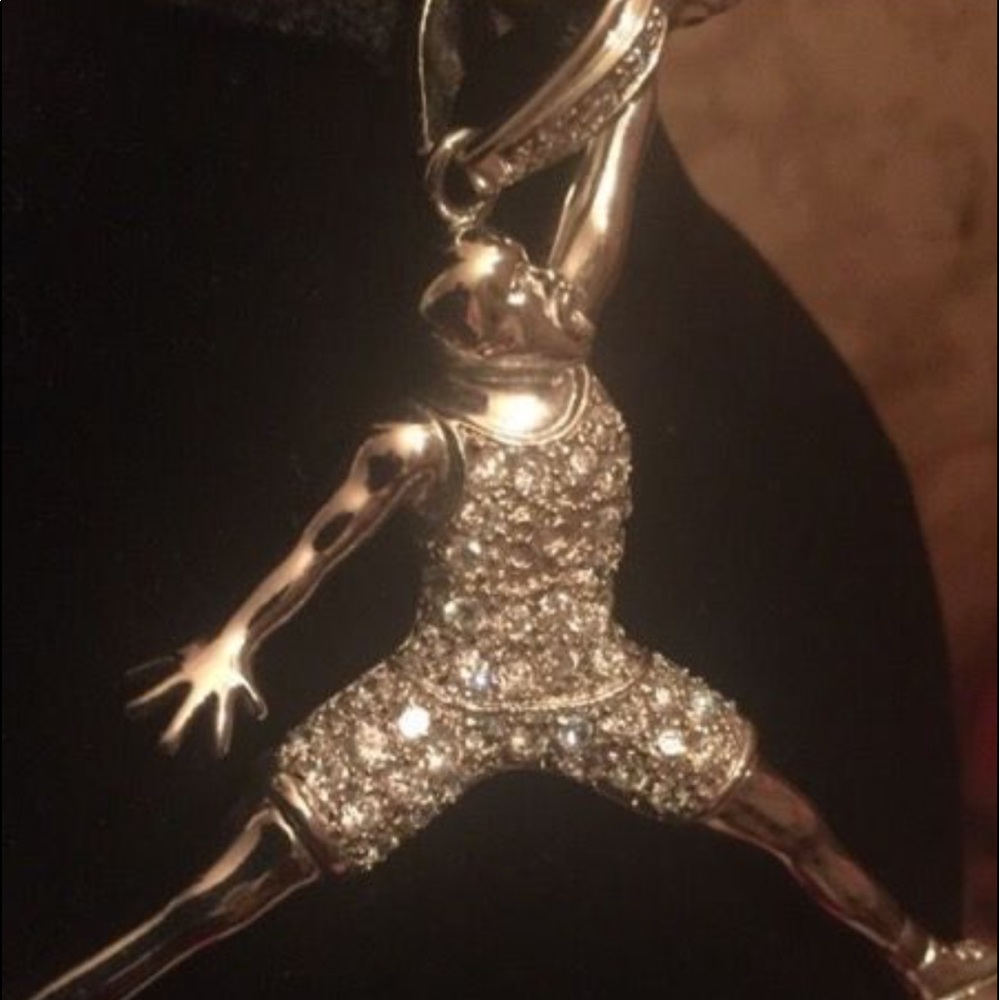 Silver necklace with Swarovski diamonds