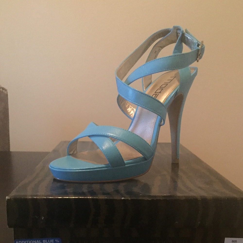 💙💙Moda Turquoise Nappa Kid (Bonie) heels💙💙
