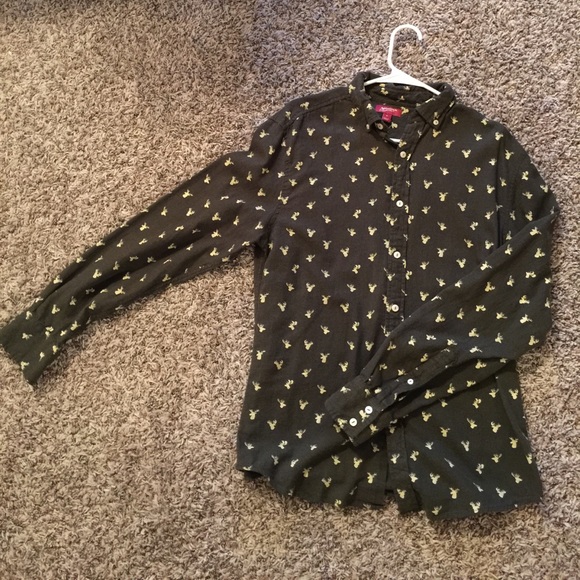 Olive green print button down - Picture 2 of 2