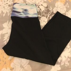 Old Navy | Capri Yoga Pants