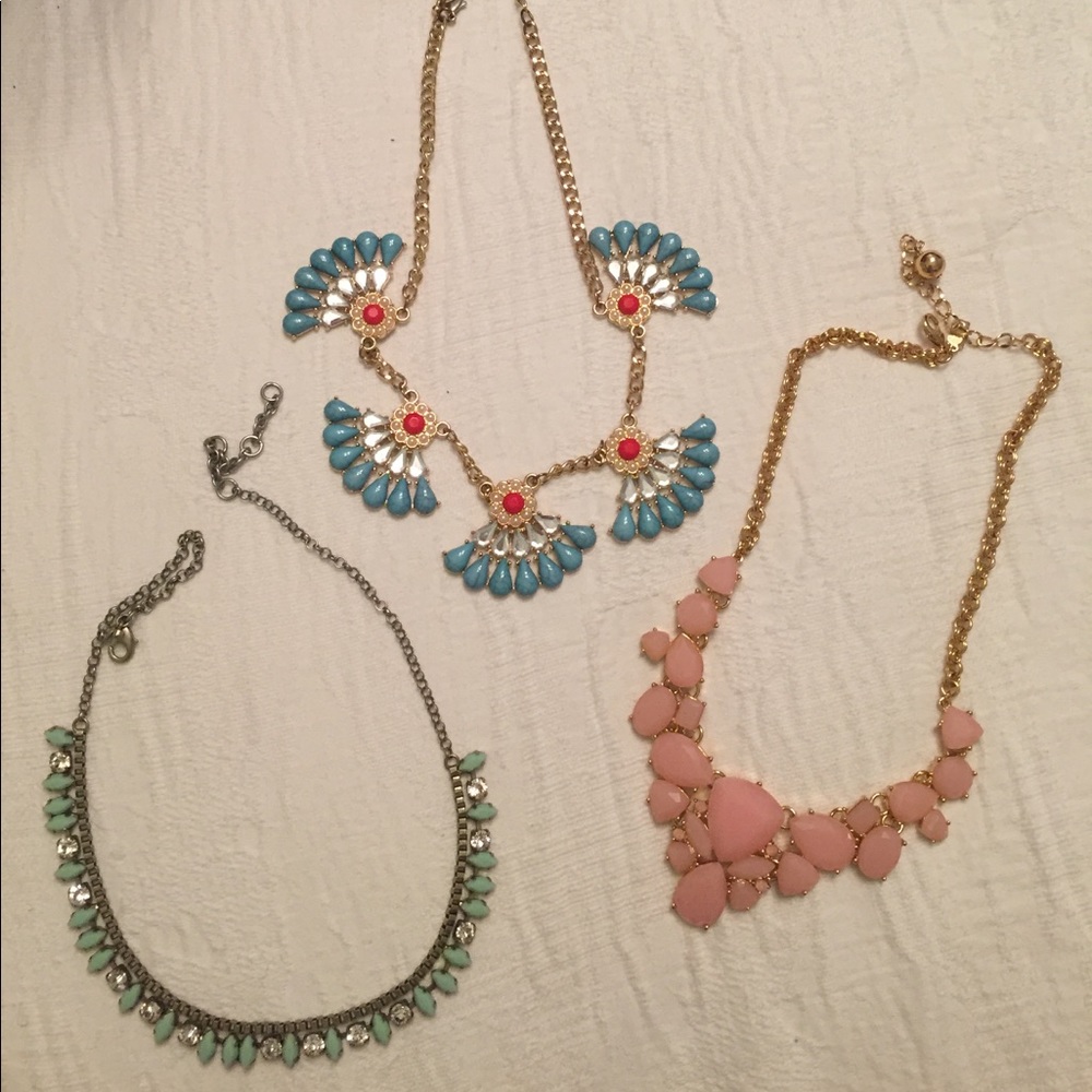 Green statement necklace only