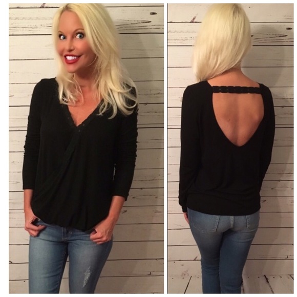 LAST 1!! ❤️Black lace detail v neck top - Picture 2 of 4