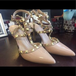 BCBG Generation Darron Nude Rockstud Pumps