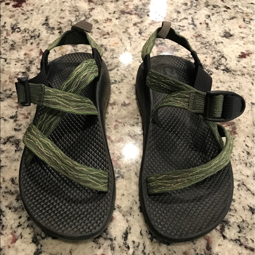 Boys Youth Size 4 Chacos