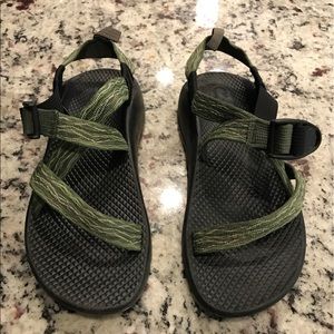 Boys Youth Size 4 Chacos