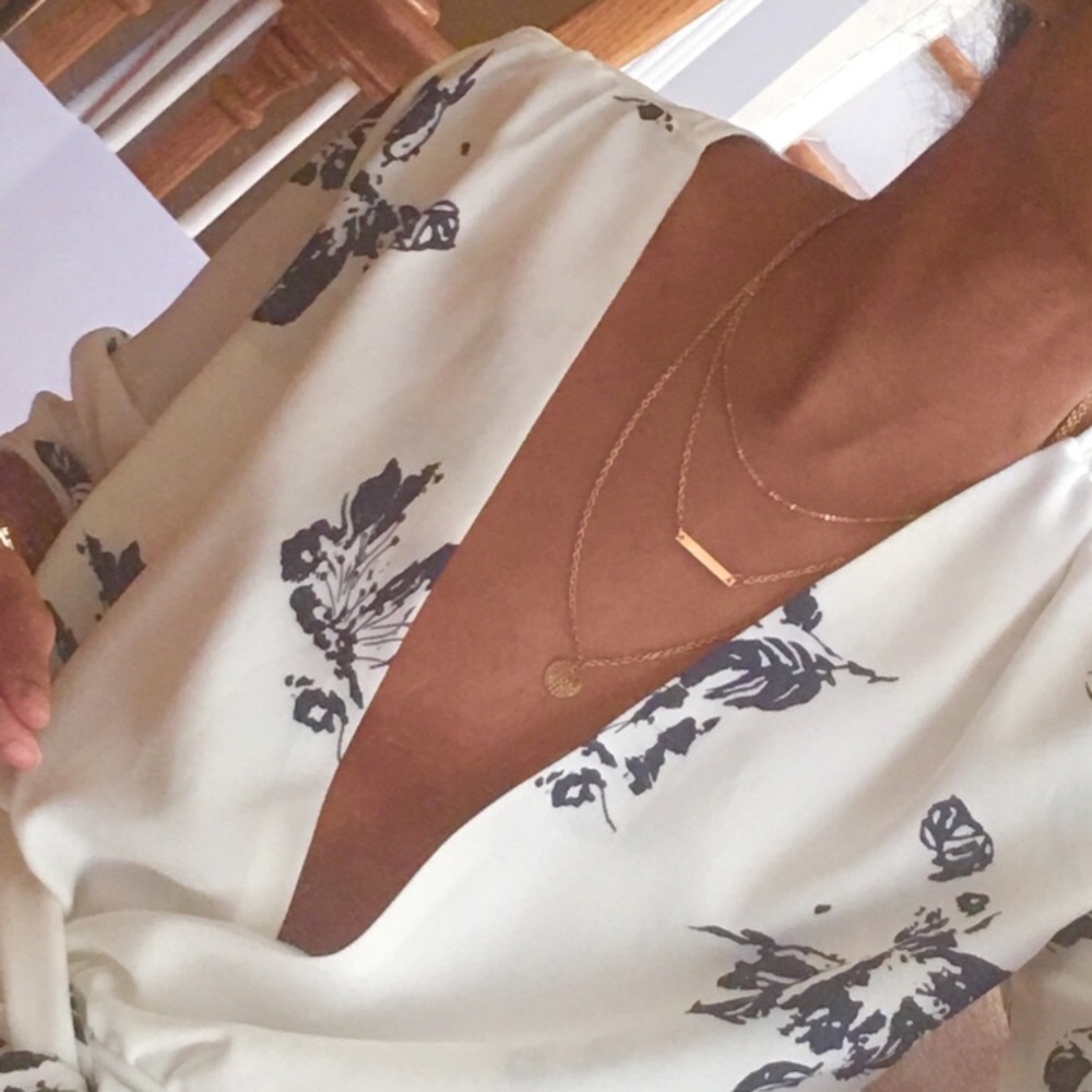 ‼️LAST ONE‼️Gold bar necklace - Picture 2 of 5