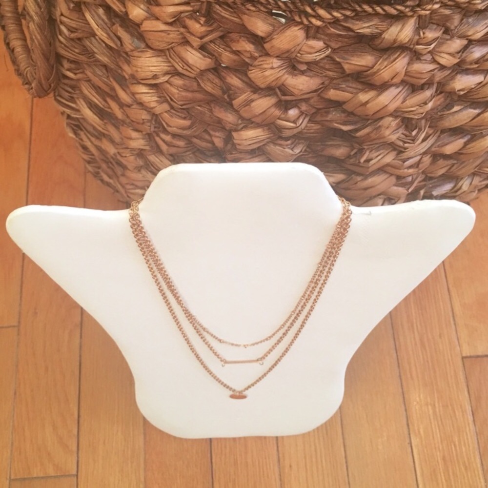 ‼️LAST ONE‼️Gold bar necklace - Picture 4 of 5