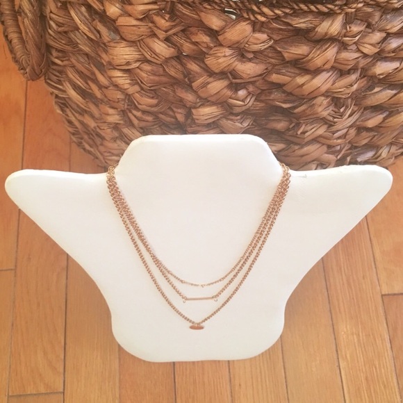 ‼️LAST ONE‼️Gold bar necklace - Picture 4 of 5