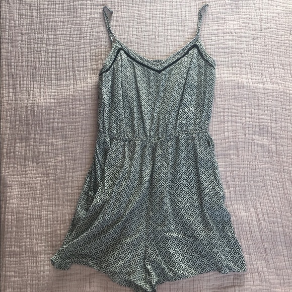 PATTERNED ROMPER - Picture 1 of 3