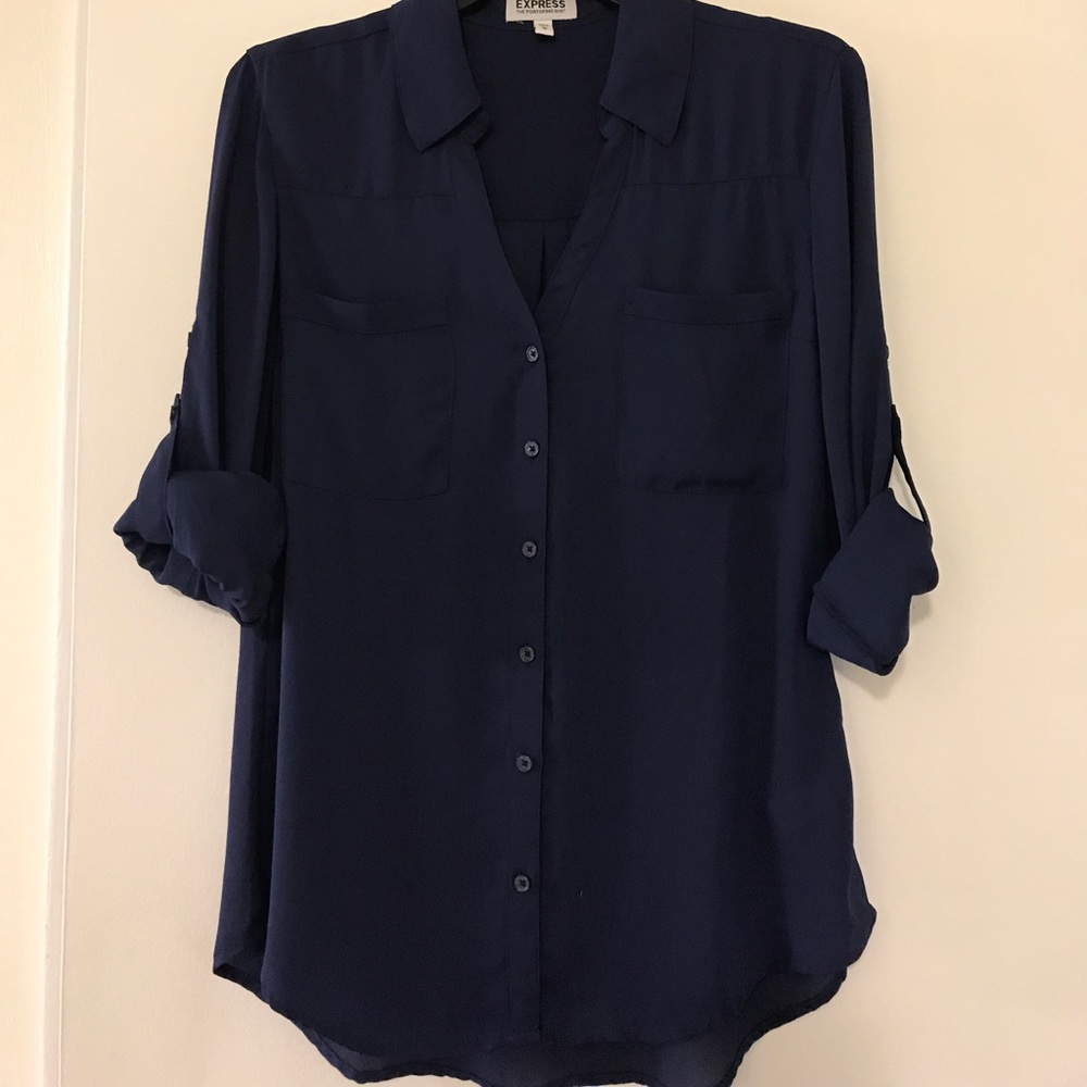SALE🎉Express navy blue button down blouse. Size M
