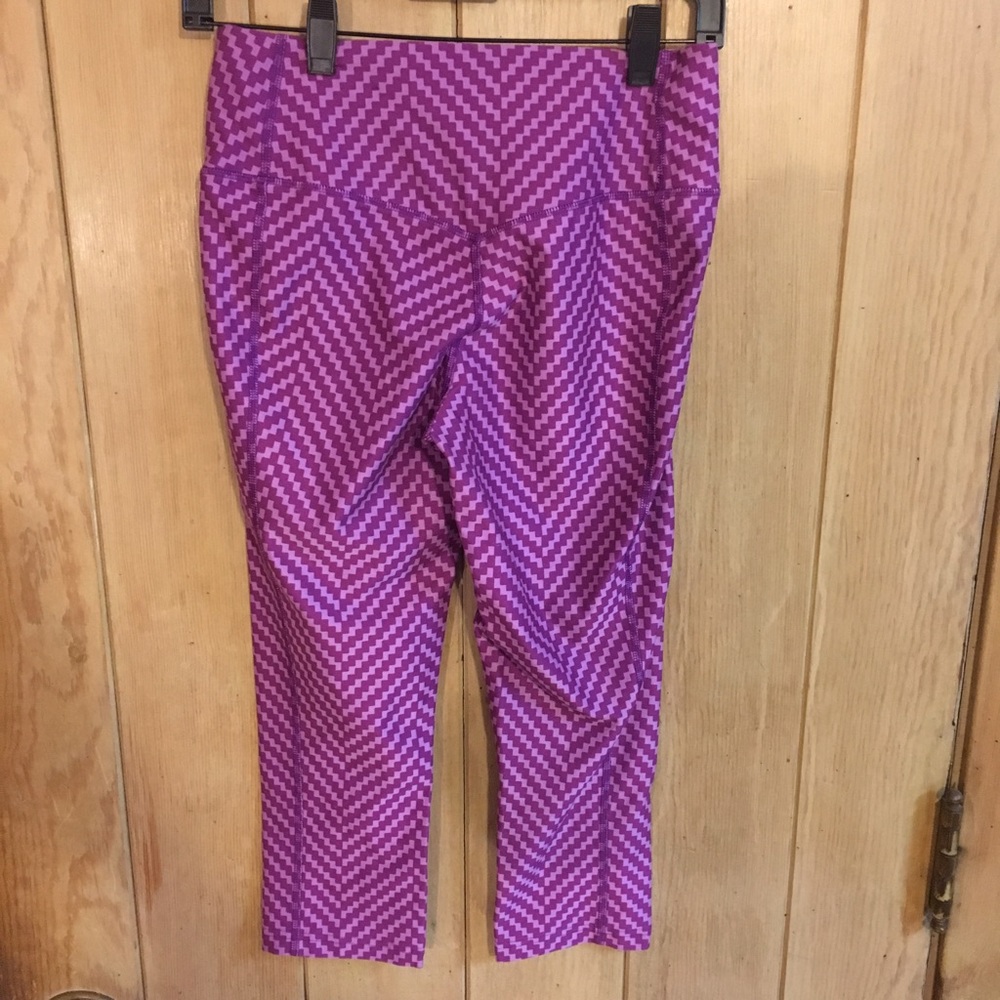 EUC Nike DRI-FIT women's running capris - Picture 2 of 6