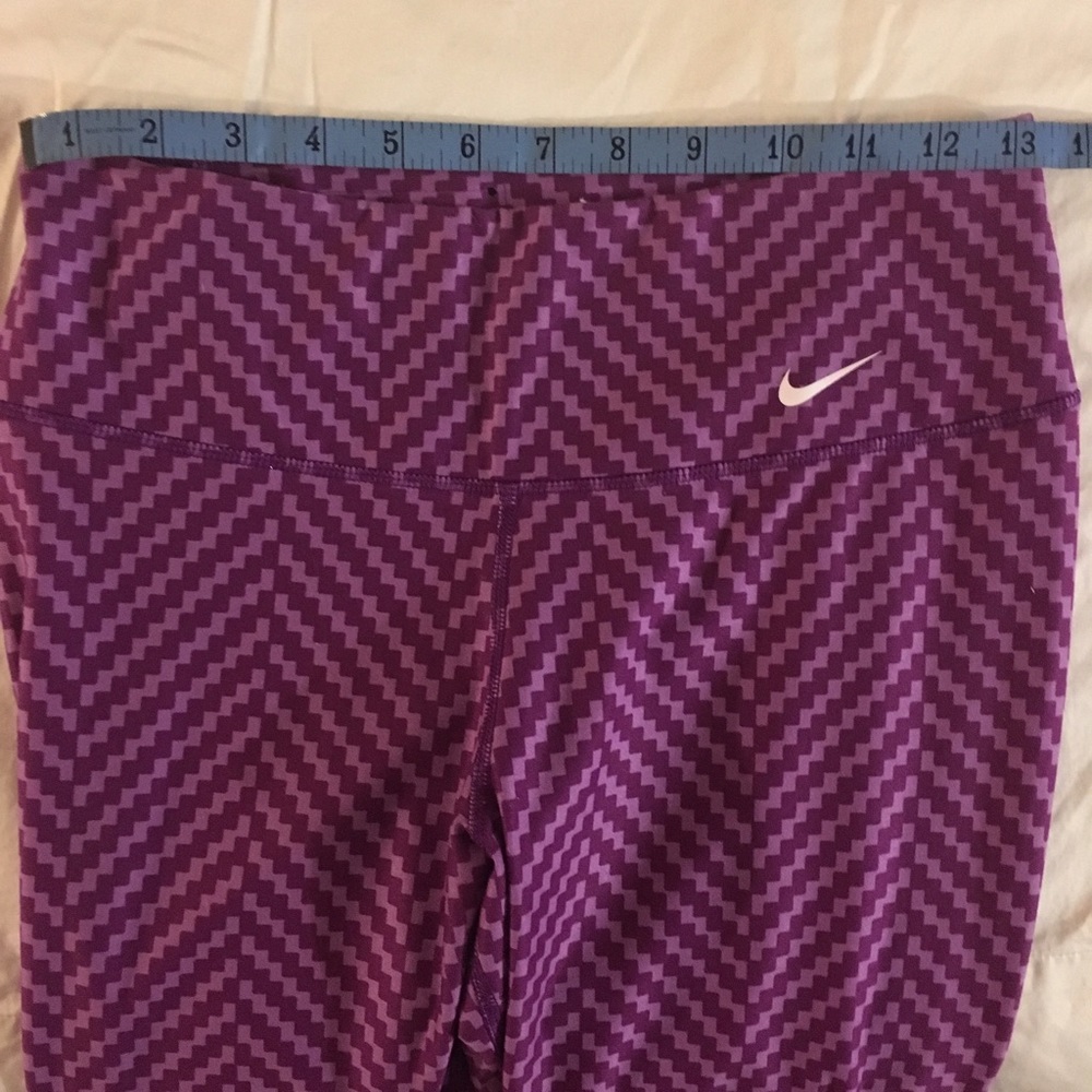 EUC Nike DRI-FIT women's running capris - Picture 3 of 6