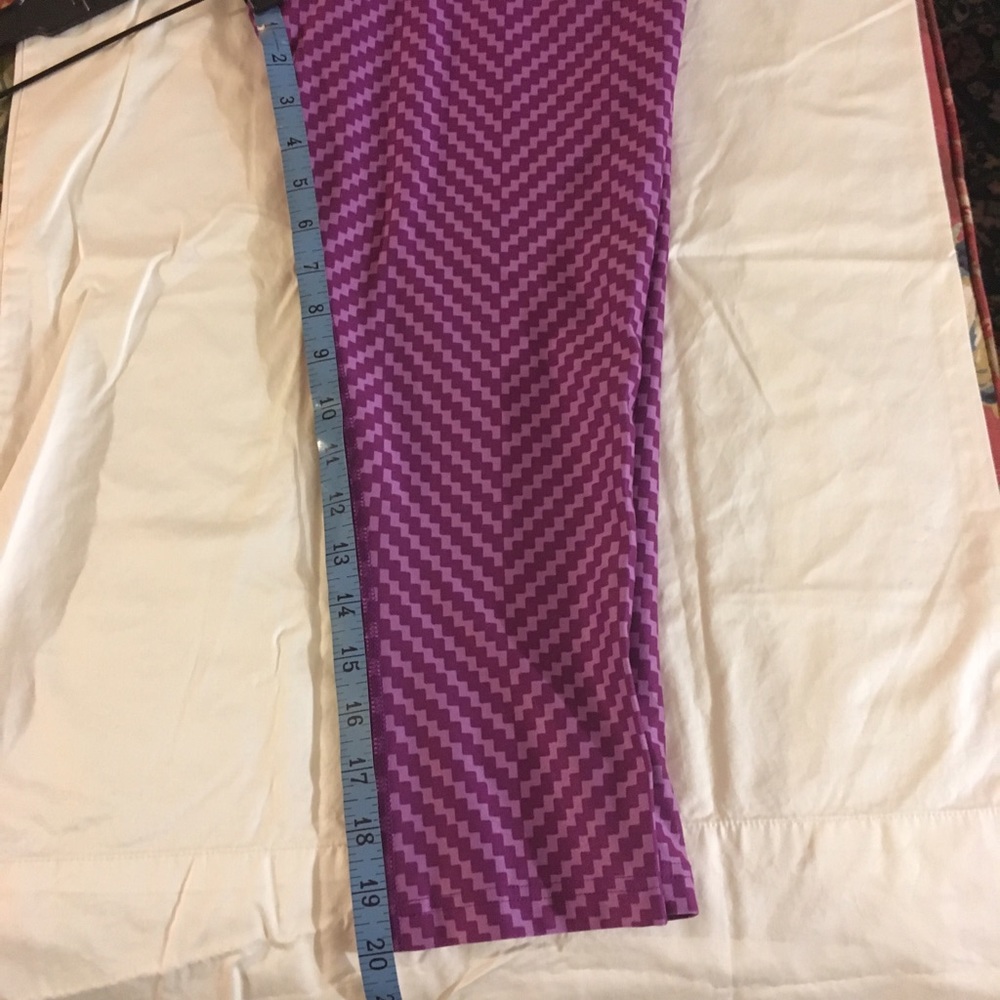 EUC Nike DRI-FIT women's running capris - Picture 4 of 6