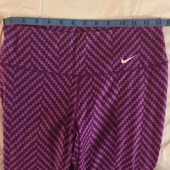 EUC Nike DRI-FIT women's running capris - Picture 3 of 6