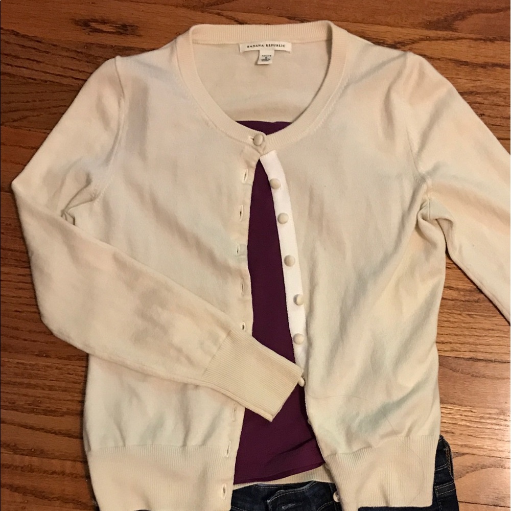 Banana Republic cream colored cardigan