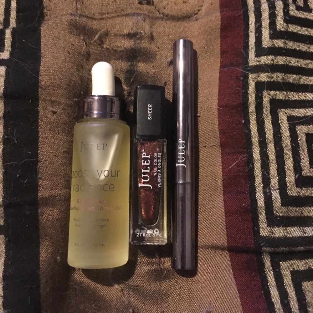 Julep Eyeshadow, facial oil, nail polish.