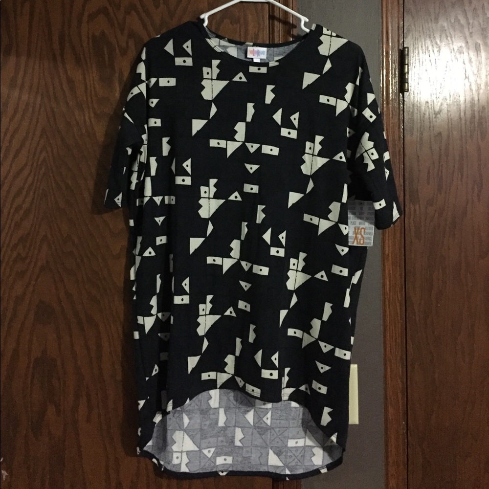 NEW WITH TAGS LULAROE XS IRMA!  BLACK/GRAY/CREAM!