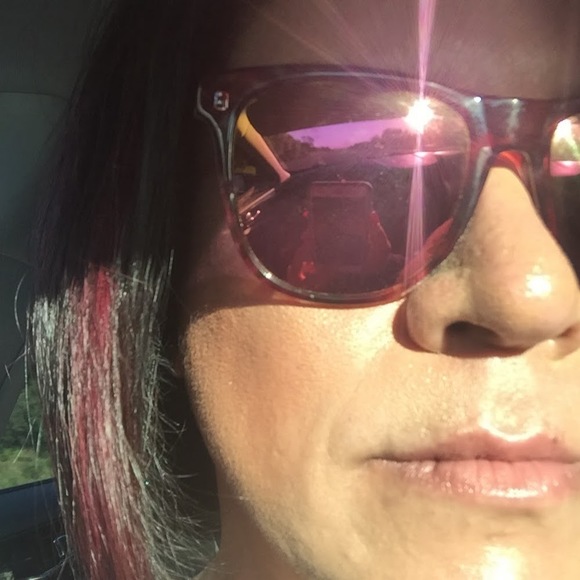 Meet your Posher, Jen - Picture 1 of 1