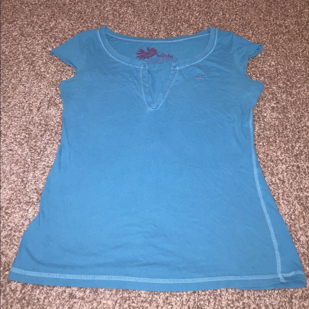 V-Neck Hollister Shirt