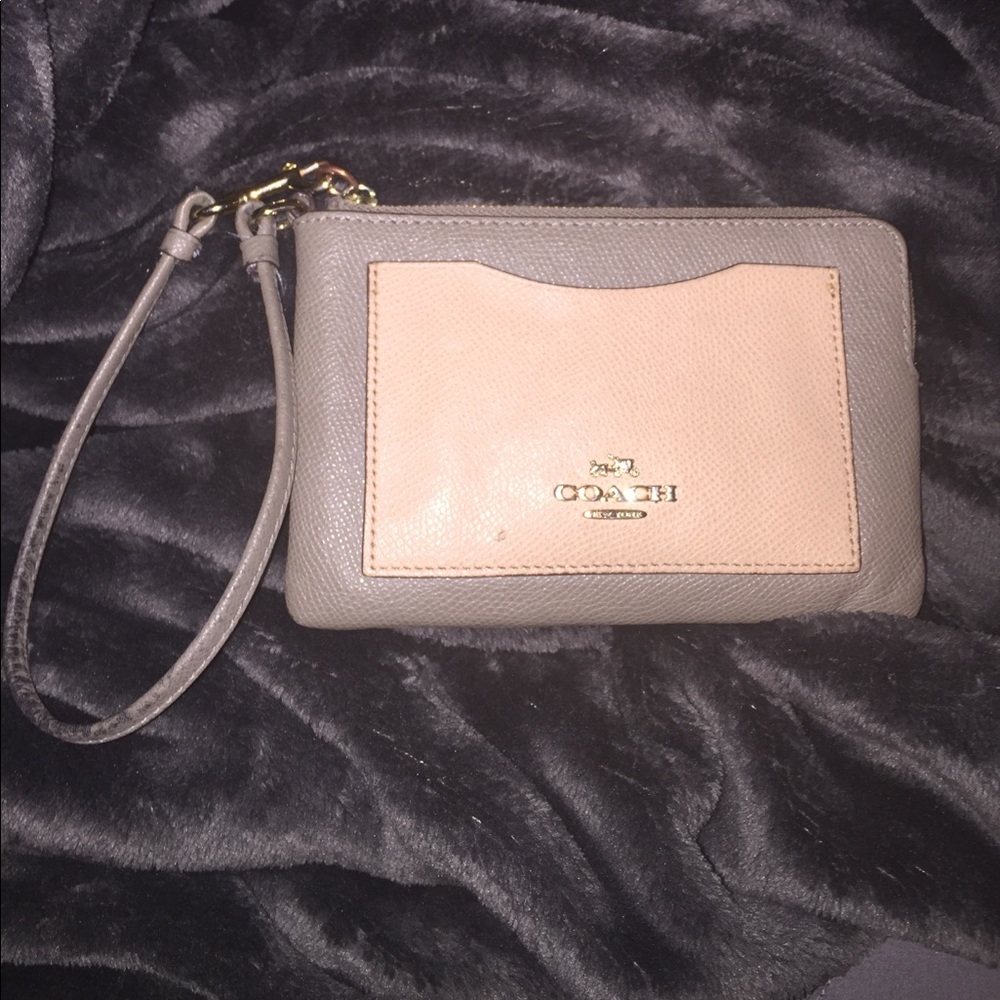 ‼️SALE‼️coach wristlet!