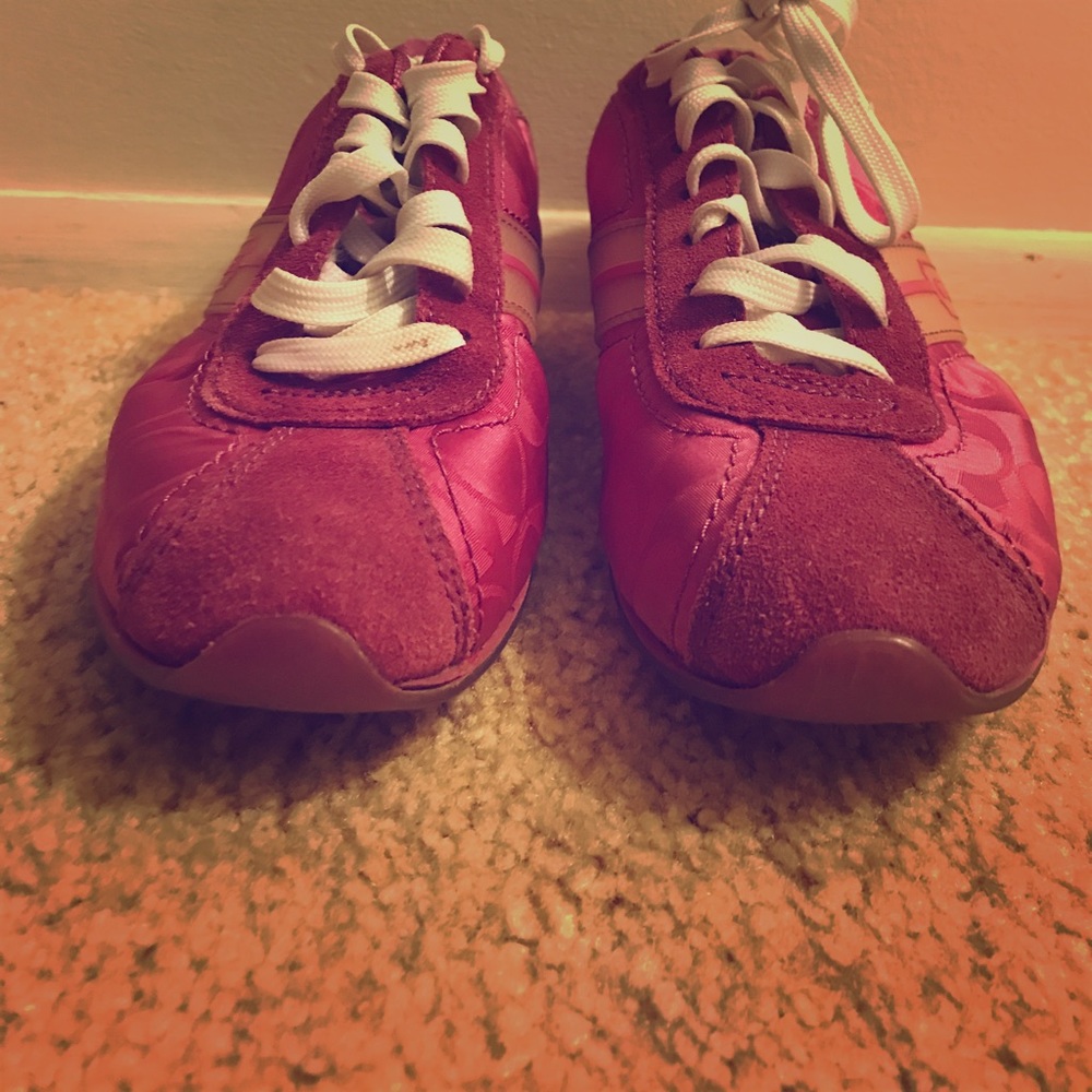 Meredith Size 6 Coach Sneaker