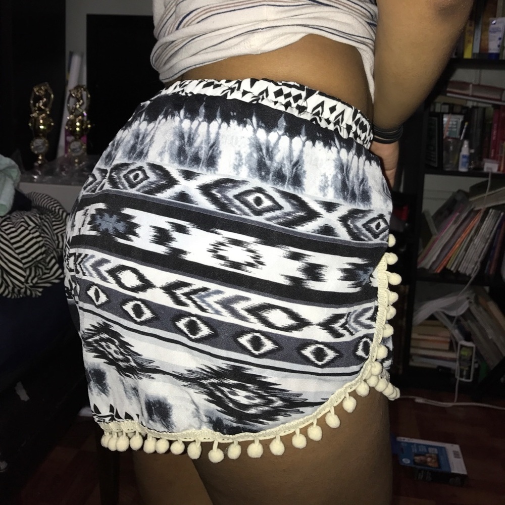 Aztec Shorts - Picture 6 of 7