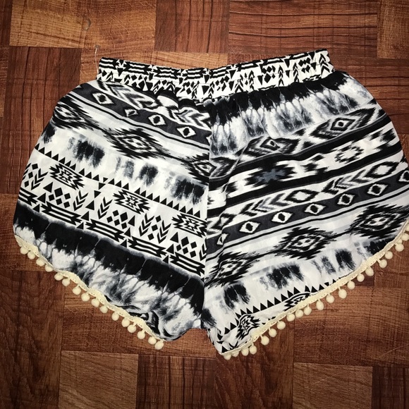 Aztec Shorts - Picture 2 of 7