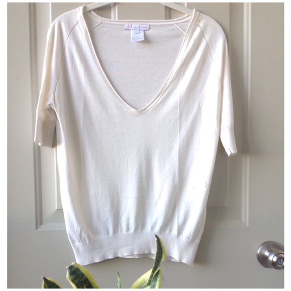 Deep V-neck Spring Sweater - Picture 5 of 5