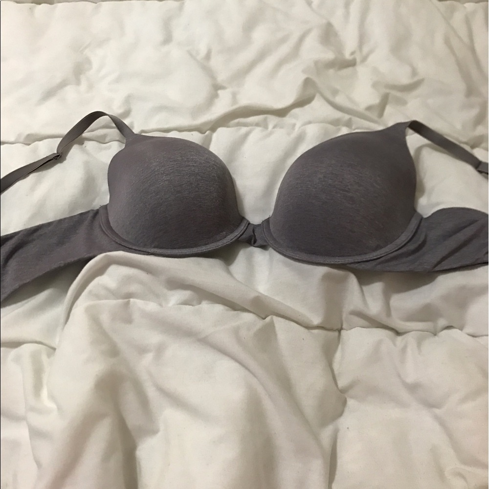 38c Victoria secret t shirt bra