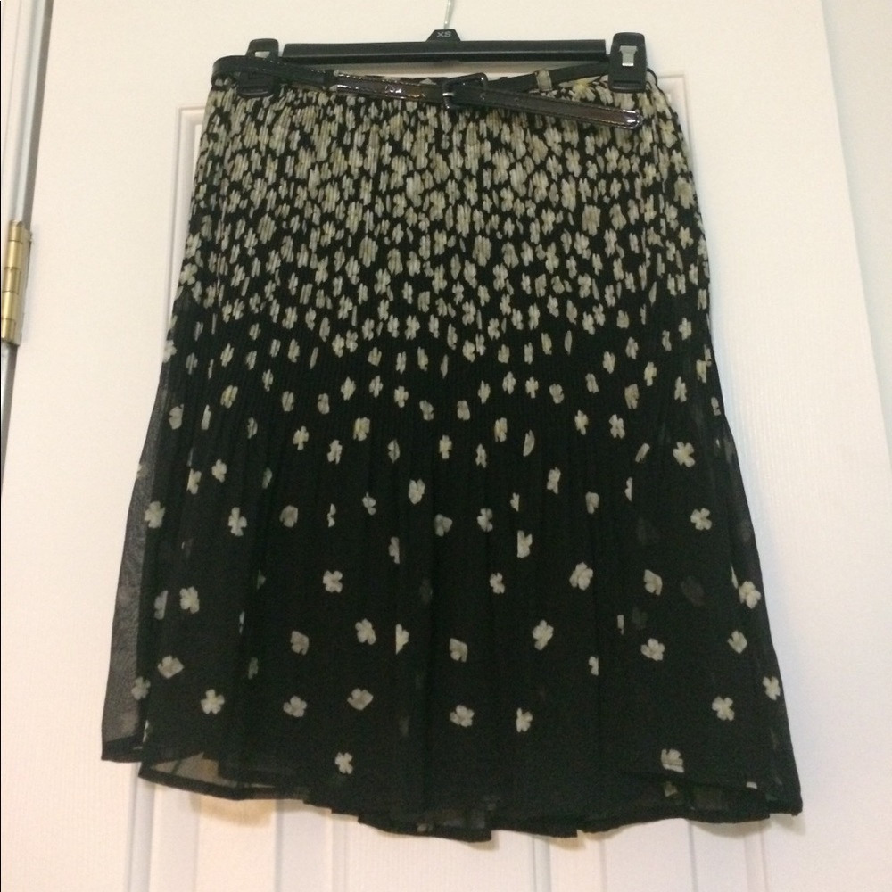 Floral print skirt