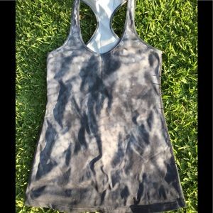 Shades of gray Lulu top