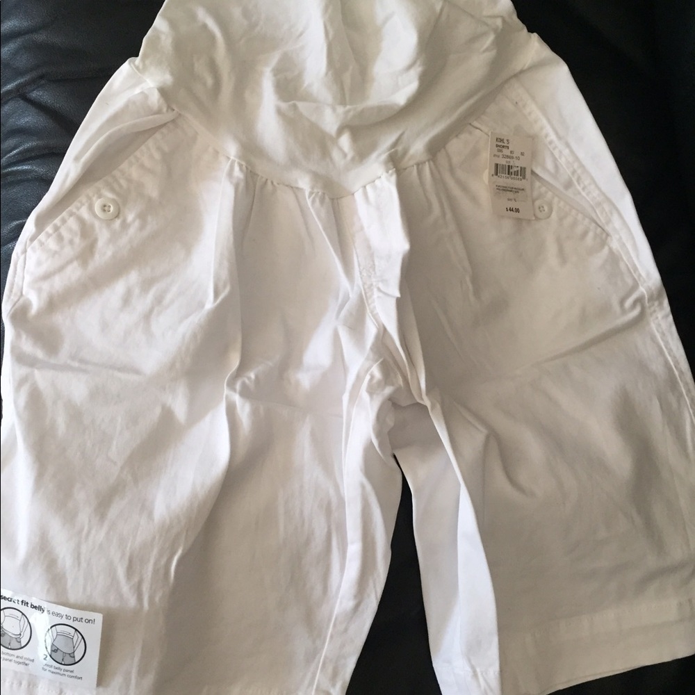 Oh baby by motherhood shorts. Size L