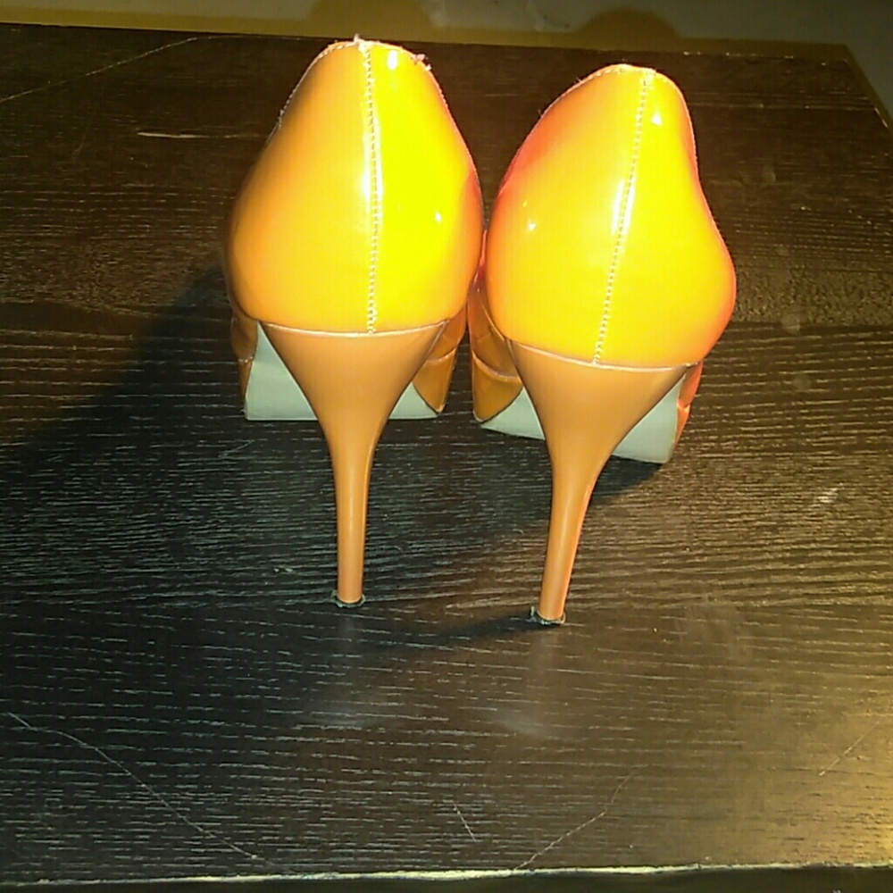 Heels - Picture 3 of 4