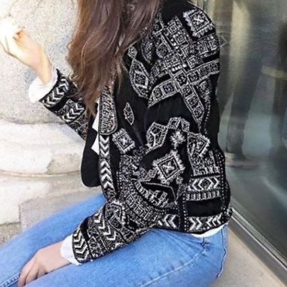 NWT Zara metallic beaded velvet jacket w clasp