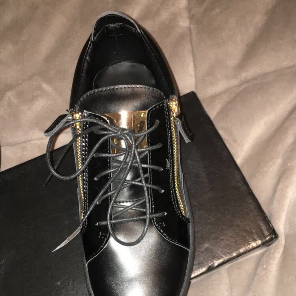 Giuseppe's size 10