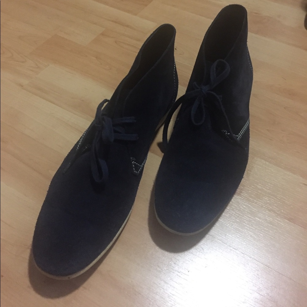 Hugo Boss- Navy suede dessert boots