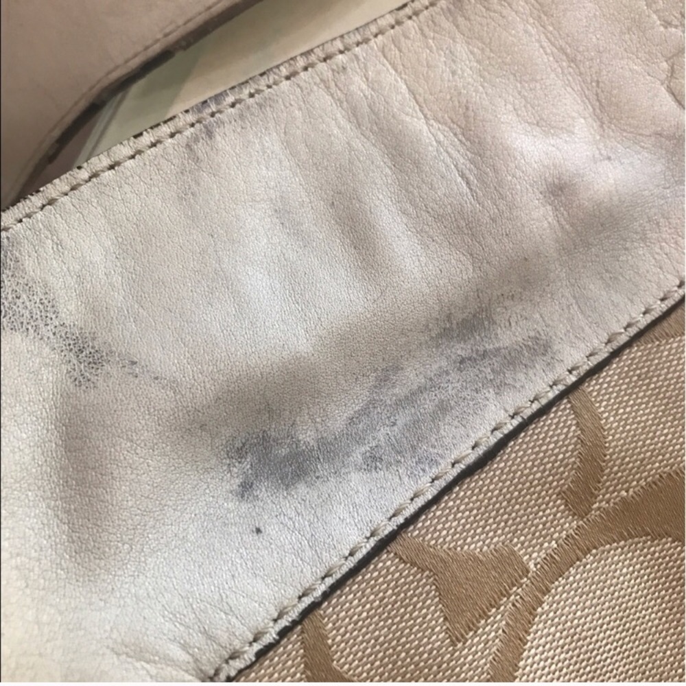 🕶coach handbag with gold hardware - Picture 5 of 5