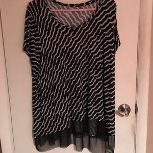 Jennifer Lopez adorable lightweight shirt